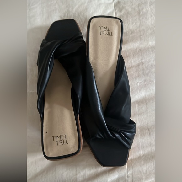 Time & Tru Wedge Sandals. - Picture 1 of 4